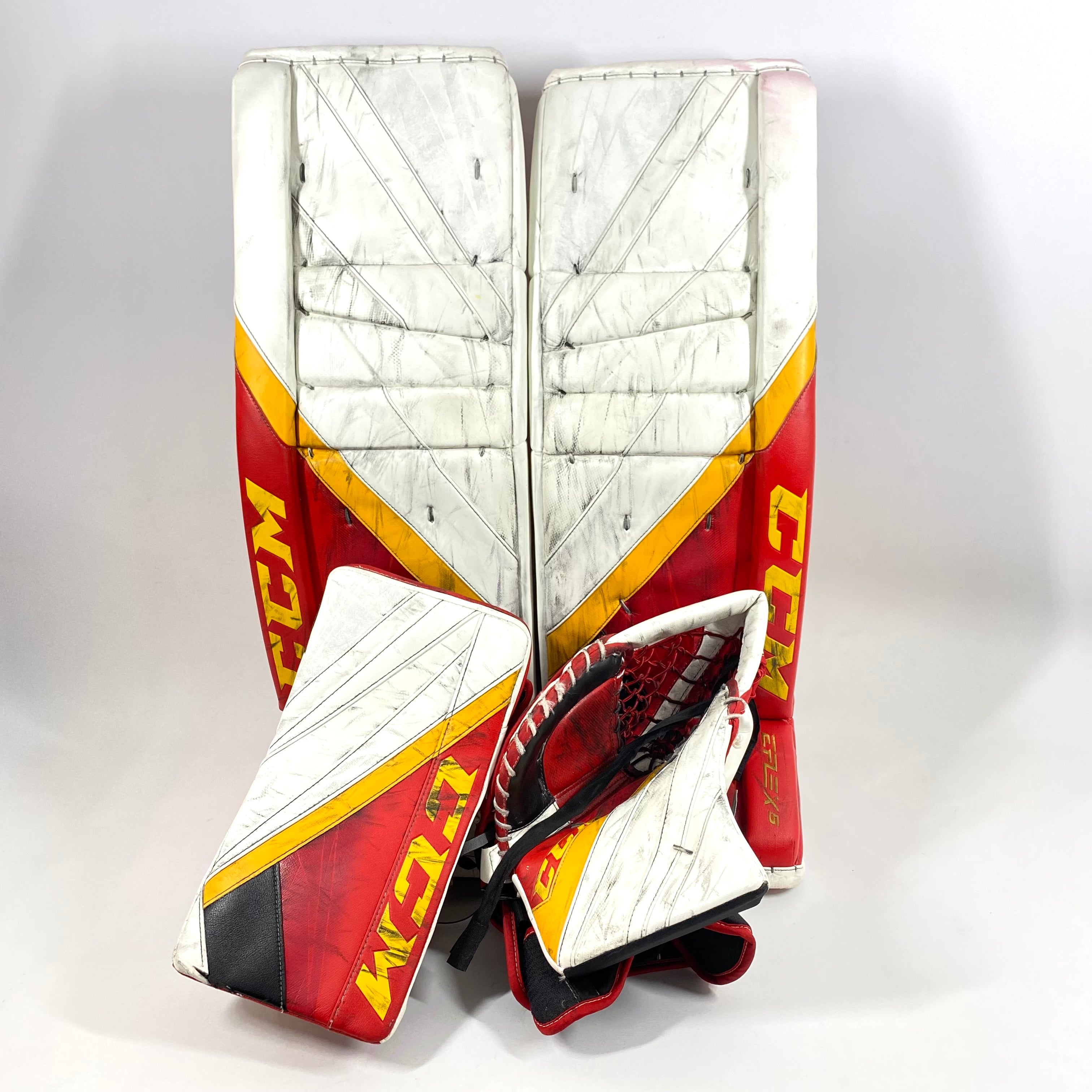 CCM Extreme Flex 5 - Ensemble complet de gardien de but senior Pro Stock d'occasion - Droitier (blanc/noir/rouge/jaune)